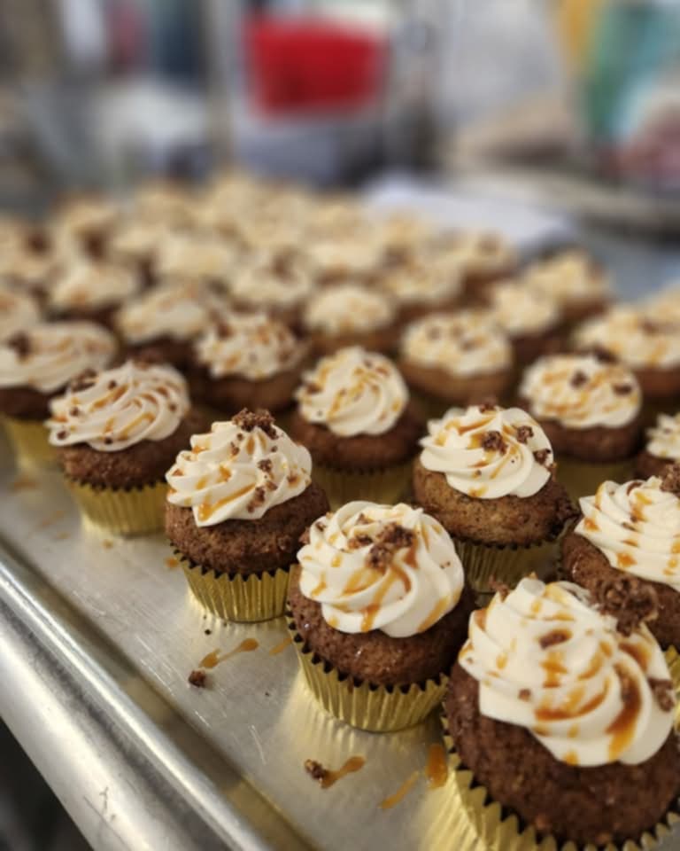 Keto Gluten-Free Carrot Cupcakes (6)
