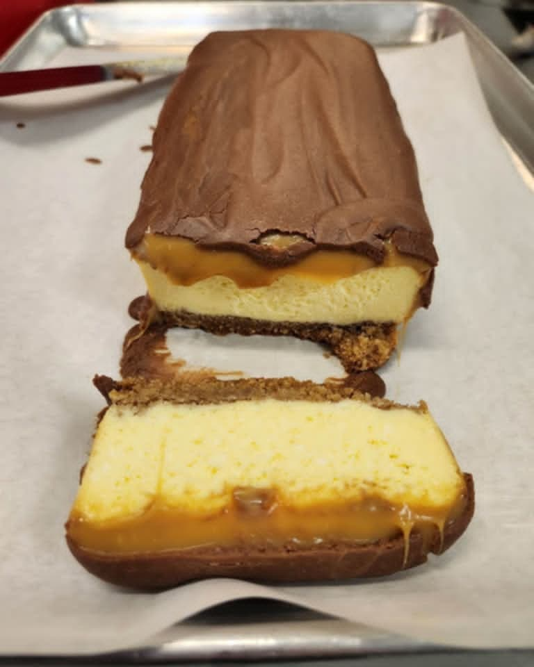 Keto Gluten-Free Twix Cheesecake